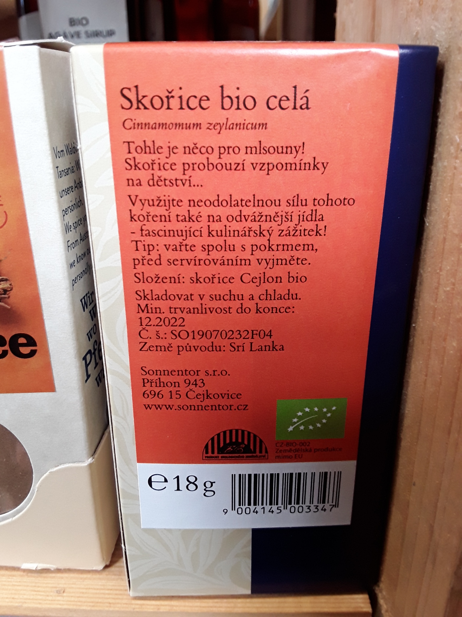 Skořice celá