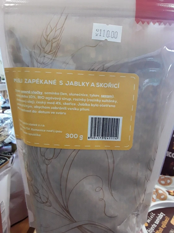 Müsli zapékané s jablky a skořicí