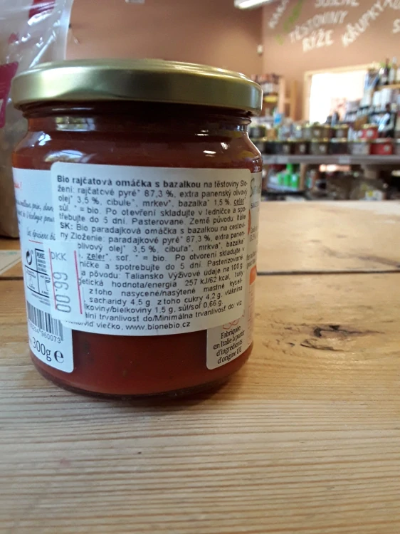 Bio rajčatová omáčka s bazalkou