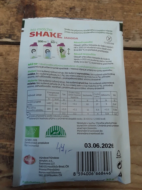 Bio matcha shake jahoda