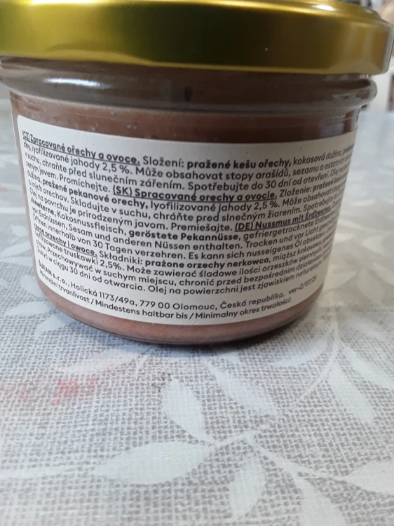 Ořechový krém - jahoda