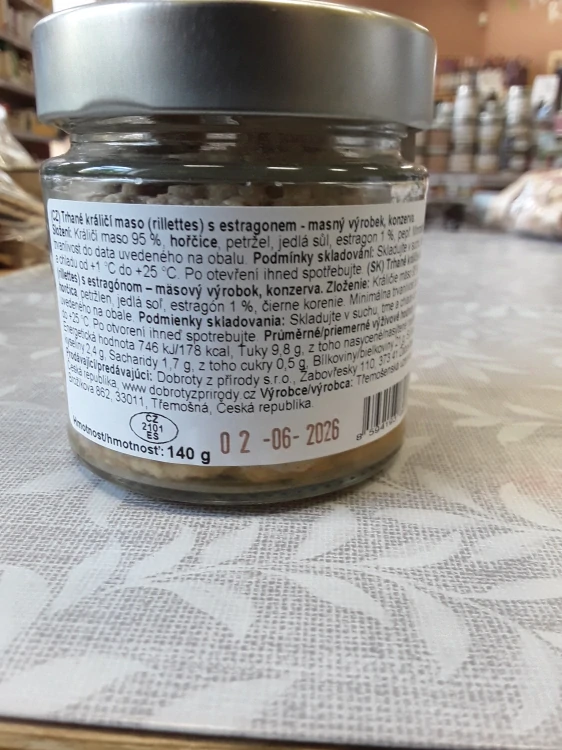 Trhané králičí maso s estragonem