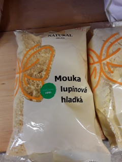 Mouka lupinová hladká