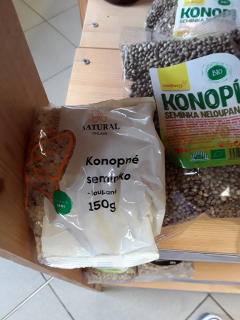 Konopné semínko neloupané