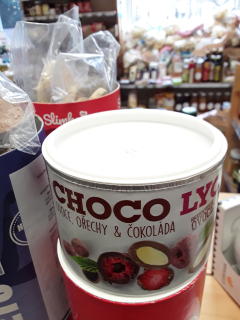 Směs lyofilizovaného ovoce a ořechů v čokoládě
