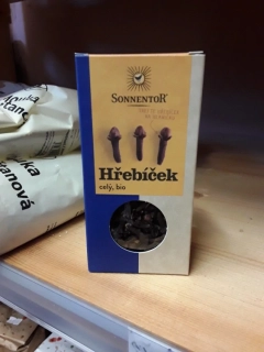 Hřebíček celý