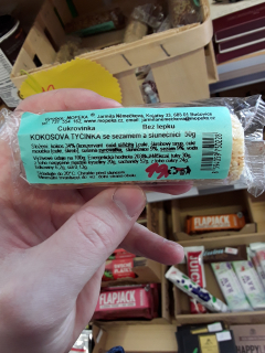 Kokosová tyčinka se sezamem a slunečnicí