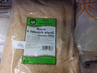 Mouka z lískových ořechů