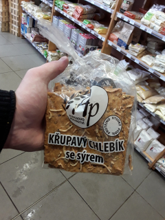 Křupavý chlebík se sýrem
