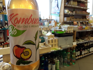 Kombucha s příchutí broskve