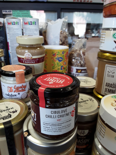 Cibulové chilli chutney