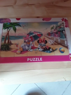 Puzzle minnie na pláži 