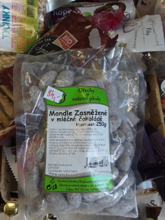 Mandle zasněžené v mléčné čokoládě
