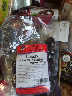 Jahody v hořké čokoládě