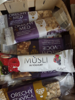 Müsli v jogurtu  lesní ovoce