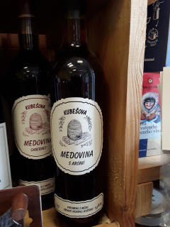Medovina s arónií