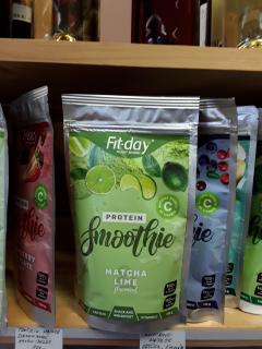 Protein smoothie matcha a limetka