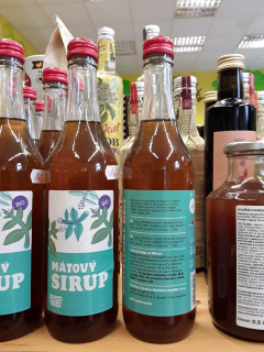 Mátový sirup