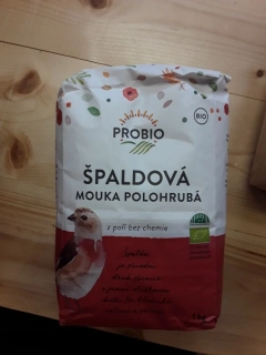 Špaldová mouka polohrubá